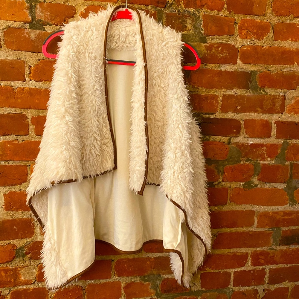 Wishlist fuzzy Sherpa vest